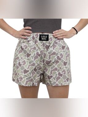 LULU MAC Shorts